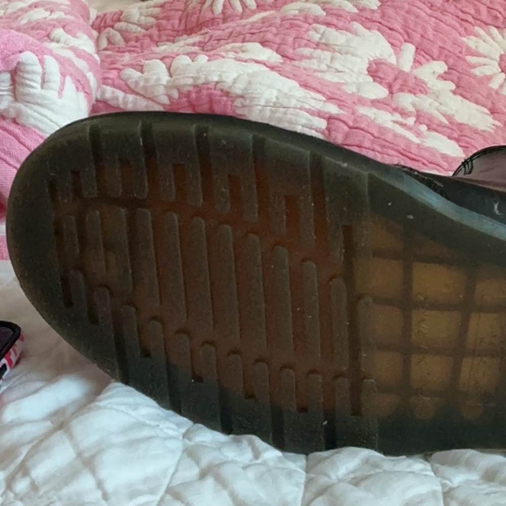 Dr. Martens Black Leather Men's Boots - Picture 9 of 9